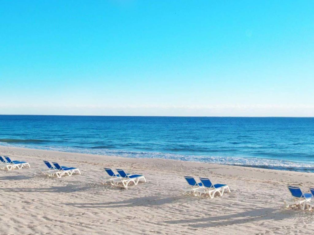 beach long chairs